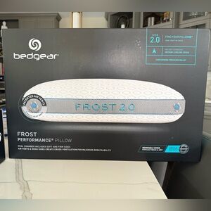 NIB! Bedgear Frost Performance Pillow 2.0